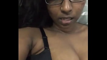 Desi Housewife’s Naughty Nude Selfie