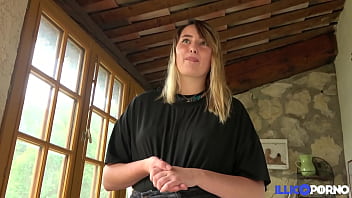 Davina, Cette Coquine Insatiable, Se Gave De Sodomie Sous La Pluie Battante