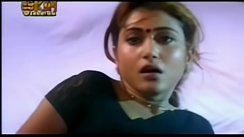 Sultry Bengali Seduction: A Steamy Encounter