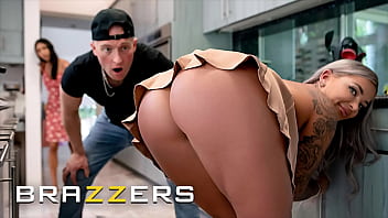 Brazzers – Naughty Chef Hayley Davies Fucks Her Best Friend’s Husband & Wrecks Their Anniversary Dinner