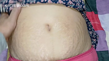 बेटे के हाथों पिघलकर, माँ ने उसकी गर्मी में खोकर चुदवाई अपनी चूत