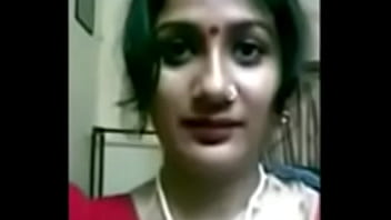 Busty Bengali Bhabhi’s Curvy Desi Delights