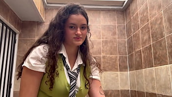 La Alumna De Tetas Gigantes Se Folla Al Profesor Para Pasar Ingeniería