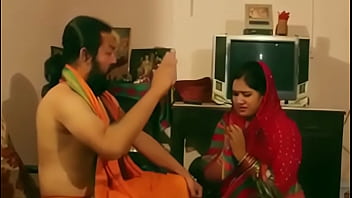 Sensual Mallu Bhabi Surrenders To The Forbidden Desires Of A Devout Hindu Monk