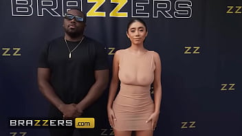 Violet Myers Flaunts Her Tight Little Asshole For The Paparazzi’s Hungry Lenses.