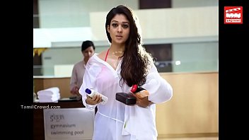 ப்ரா வெளிப்படையாகக் காட்டும் தமிழ் நடிகைகளின் கவர்ச்சி