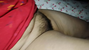 Desi Bhabi’s Hairy Pussy Gets Soaked And Scrubbed Clean