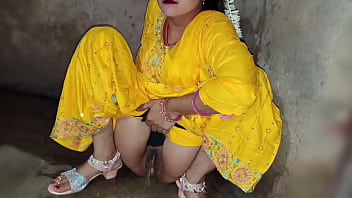 गांव की भाभी की गर्म चुदाई की मचती आवाज़ें हिंदी ऑडियो में