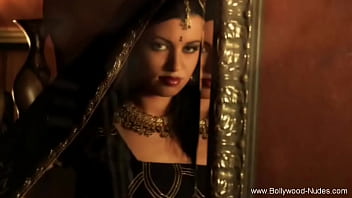 Arousing Bliss: India’s Erotic Art Of Pleasure Done Uniquely