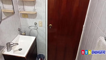 Mi Tío Se Entera Que Su Mujer Le Pone Los Cuernos Con El Vecino, Y La Infiel Termina Siendo Follada Por Toda La Familia