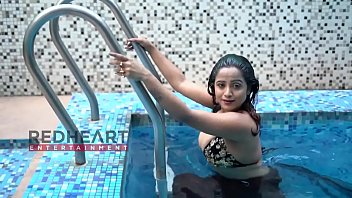 Aunty’s Exclusive Poolside Fucking Video – Wet And Wild