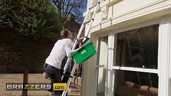 Kayla Wild’s Filthy Cash Deal Gets Her Greedy Holes Stuffed By Two Window Washers