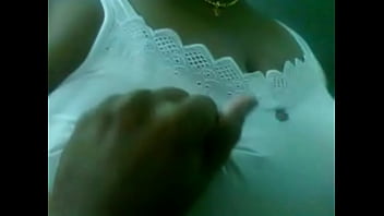 Mallu Aunty Flaunting Her Juicy Tits And Plump Ass