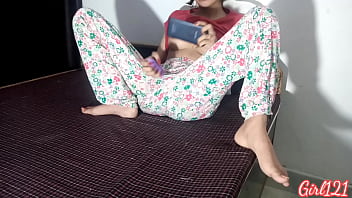 Caught In The Act: Desi Beauty Pleasuring Herself Raw