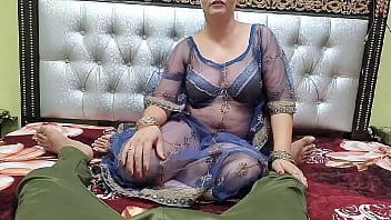 Desi Bhabhi Ne Apne Dever Ka Mota Lund Muh Mein Le Kar Chusta Hua Aur Apni Gand Chudvati Rahi, Zabardast Blowjob Ka Maza Hindi Audio Mein