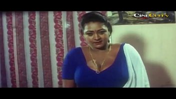Sizzling Mallu Shakeela’s Seductive Moves
