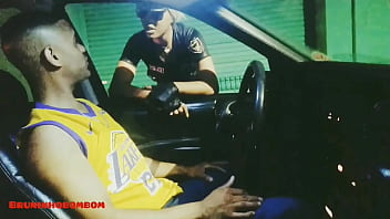 A Policial Safada Fode Gostoso Dentro Da Viatura