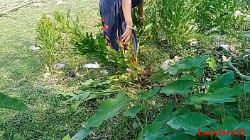 Desi Bhabi’s Wild Outdoor Fuck Session – Official Raw Video By Localsex31