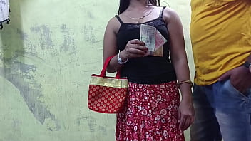 गांव से आई नई नौकरानी को मालिक ने बिस्तर पर लिटाकर चोदा