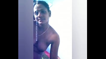 Tamil Beauty’s Luscious Curves