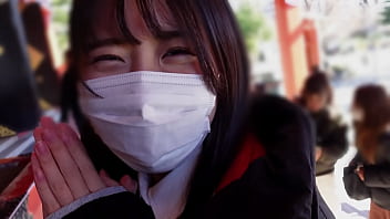 授業をサボって彼氏に会いに来た無垢な女子高生、無防備な笑顔と甘えたがりな性格で男を骨抜きにするエロティックなハメ撮り