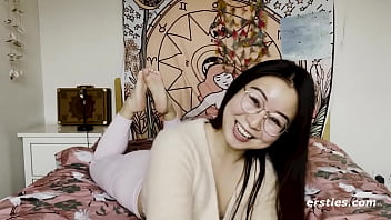 Giddy Chinese Babe Gets Wet Filming Her First Solo Scene Just For Us