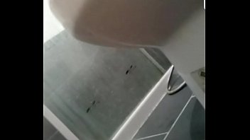 Desnudos Y Sucios En La Cocina