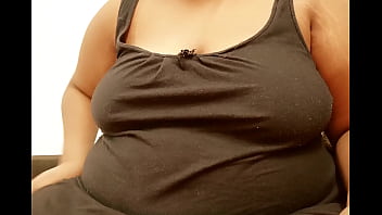 Sizzling Bengali Bhabhi’s Alluring Nude Reveal