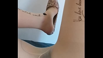 黑丝缠绕的致命诱惑,撩拨着每一寸渴望的肌肤