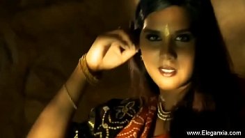 Sizzling Bollywood Milf Dancer Moves With Seductive Indian Passion
