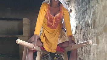 Meri Garm Desi Biwi Mere Dost Ke Saath Masti Karti Hua