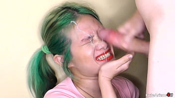 Step-daughter’s Deep Throat And Rough Ride Earns Her A Flood Of Followers