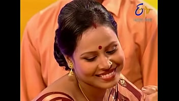 বাংলাদেশি ভাবীরা মিলে মজার পান্জা লড়াই