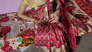 देसी भाभी की गर्म सांसें मेरे कान में फुसफुसाईं, “अब चोदो मुझे, वरना मेरा पति आ जाएगा और तेरी मजा किरकिरी हो जाएगी”