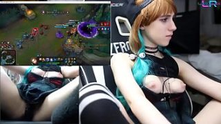 Wet And Wired: A Teen’s Solo Gaming Session With The Ohmibod 2