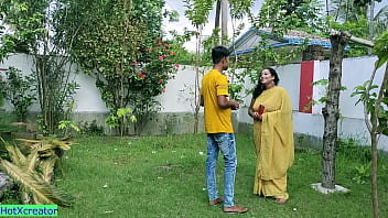 Desi Bhabhi’s Raw Fuck With A Stranger Boy – Fill Her Pussy With Your Hot Cum