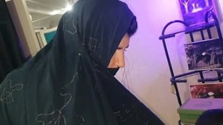 Hindi Desi Refugiada Oferece Massagem Tântrica E Sexo Ardente Para Pagar Asilo No El Toro De Oro
