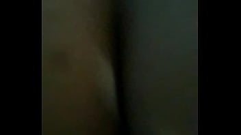 Mamá China De Nalgas Enormes Frotándose Su Coño Ardiente