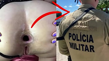 O Negão Fode A Esposa Do Policial Com Força Enquanto Ela Geme E Provoca O Marido Corno