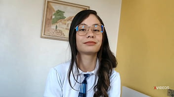 Desvirgando El Culo A Una Inocente Colegiala De Uniforme, Le Reventamos El Ano A Chorros De Leche Hirviendo