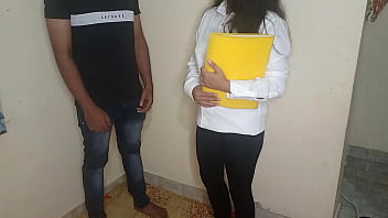 सैलरी बढ़वाने के लिए मैंने अपने बॉस की सेक्रेटरी को ऑफिस के बाथरूम में ज़ोर-ज़ोर से चोदा, उसकी गंदी आवाज़ें पूरे फ्लोर में गूंज रही थीं