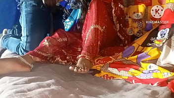 गांव की देसी भाभी का गर्म मुलाकात जवान देसी लड़के के साथ