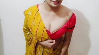 भाभी ने देवर को हाथ से रिलीफ देते हुए देखा और फिर उसके बड़े लंड से चीखते हुए चुदाई हुई
