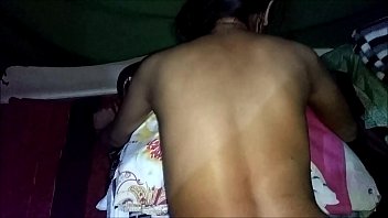 मेरी देसी बीबी को पीछे से ज़ोरदार चोदकर अपना सारा माल उसकी चूत में उड़ेल दिया