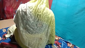 भाभी जी की गर्म चुदाई काला लंड उनकी चूत में जोरों से धसा