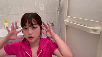 大人しい女子大生が家では至る所で発情オナニーに耽るエロス