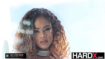 Queen Baddie Scarlit Scandal Takes It Hard And Deep