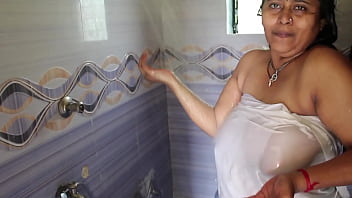 Curvy Desi Aunty’s Voluptuous Bosom Revealed – Part 1