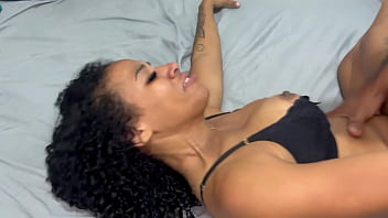 Comi O Cuzinho Apertado Da Cozinheira Gostosa Da Escola Pela Primeira Vez E Ela Gemeu De Tesão