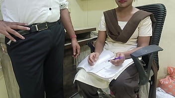 गर्म देसी छोकरी ने अपने ट्यूशन सर के साथ जंगली चुदाई की